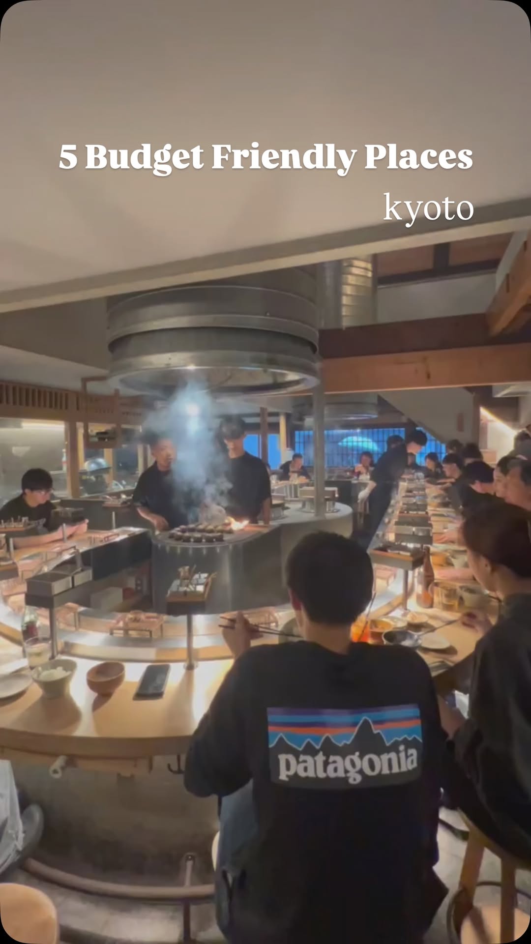 5 Must-Try Restaurants Under ¥2,000!
Delicious, affordable, and full of local flavor — here’s where to eat in Kyoto without breaking the bank:
1️⃣ Hikiniku to Come
📍283-2 Gionmachi Kitagawa, Higashiyama Ward
💰 ~2,000¥
🍴Juicy grilled hamburg bowls (tsukune-don) with raw egg yolk
2️⃣ Sukiyaki Hokuto
📍613-12 Higashishiokoji-cho, Shimogyo Ward
💰 ~1,800¥ lunch sets
🍴Affordable sukiyaki with tender beef and rich broth — perfect solo or with friends
3️⃣ Mensho Takamatsu
📍2-19 Mibuaiai-cho, Nakagyo Ward
💰 ~1,000¥
🍴Thick, flavorful tsukemen with smoky char siu pork
4️⃣ Gyoza Sukemasa
📍26-3 Mibubojo-cho, Nakagyo Ward
💰 ~1,000¥
🍴Crispy pan-fried gyoza, handmade and perfectly seasoned
5️⃣ Menya Yukou
📍38-1 Nishisaginomiyacho, Nakagyo Ward
💰 ~1,000¥
🍴Rich chicken-paitan ramen with thick, silky broth
#KyotoEats #KyotoOnABudget #JapaneseFood #BudgetTravelJapan #KyotoRestaurants #京都グルメ #京都ランチ #食べ歩き京都